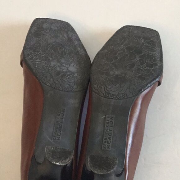 KENNETH COLE career shoe in brown with 2 1/2” heel - Picture 8 of 8